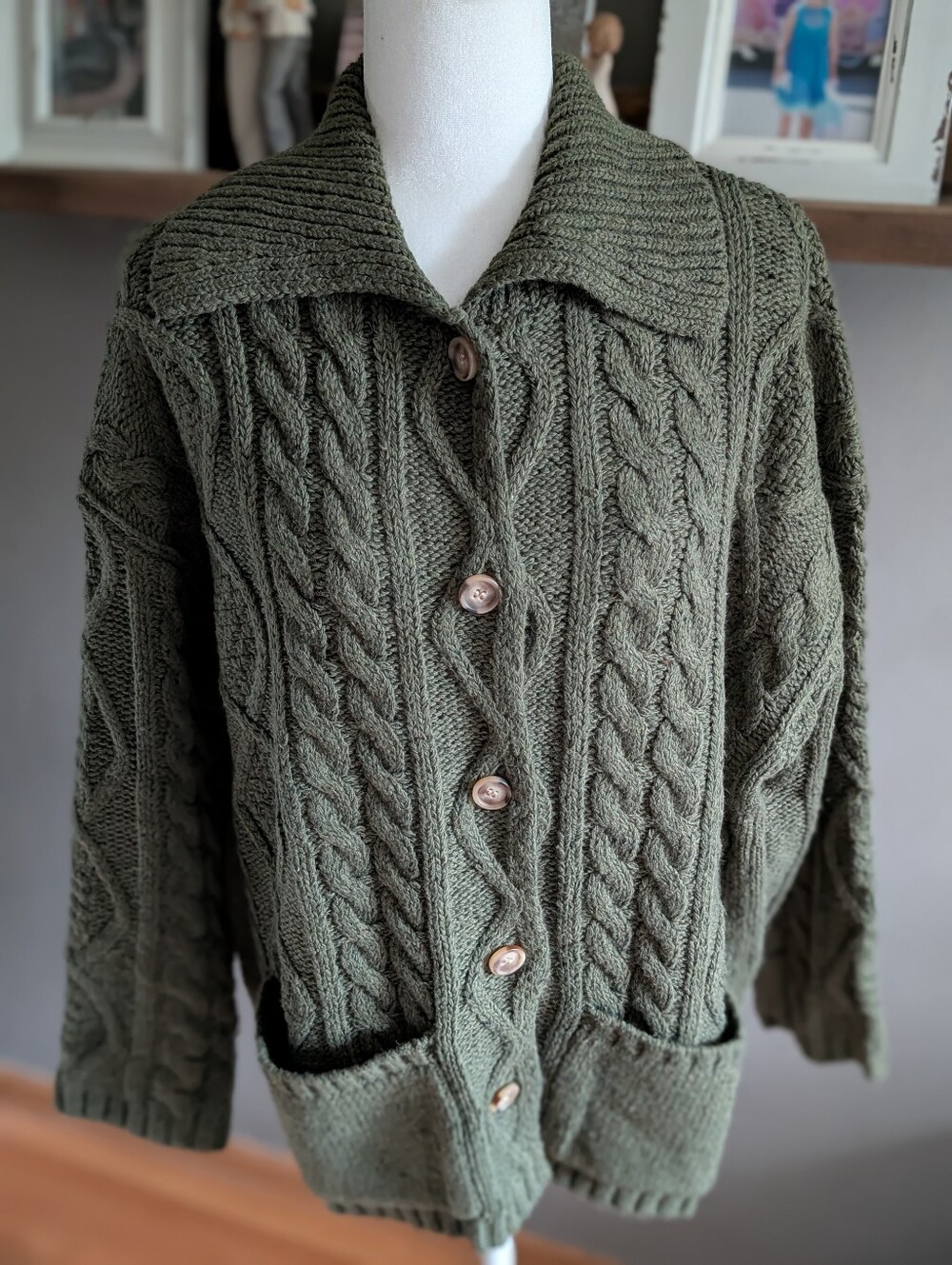 NWT Le Lis Collection Medium Olive Green Cable Knit Chunky Cardigan Sweater